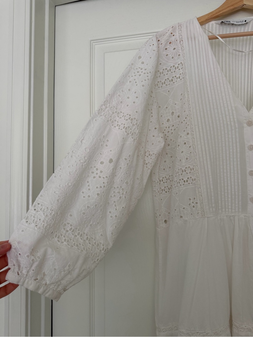 Zara White Eyelet V-Neck Maxi Dress 100% cotton - Picture 2 of 7